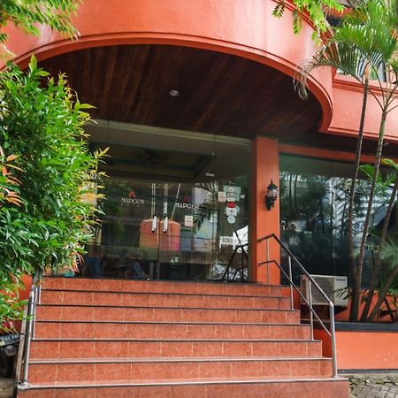 Reddoorz @ Jalan Jaksa Jakarta Luaran gambar